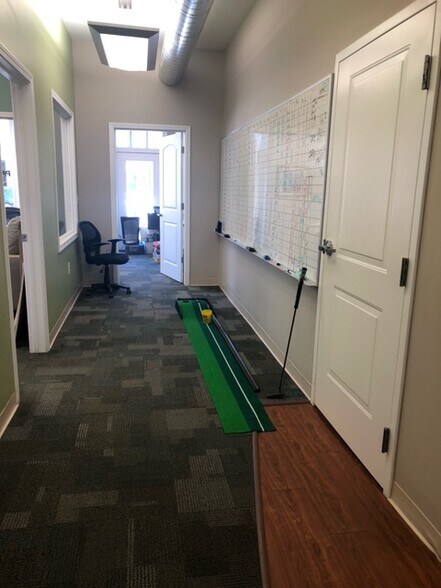 112 E 3rd St, Bloomington, IN à louer - Photo intérieure – Image 2 sur 17