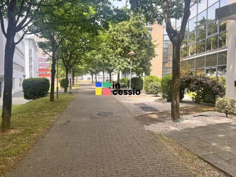 Bureau dans Le Mans à vendre - Photo de l’immeuble – Image 2 sur 30