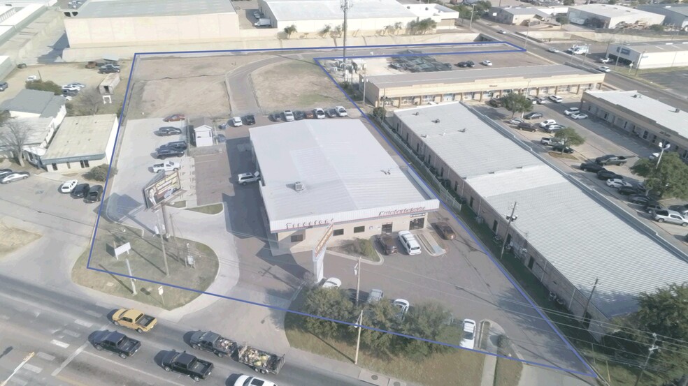 5999 McPherson Rd, Laredo, TX à vendre - Photo de l’immeuble – Image 1 sur 9
