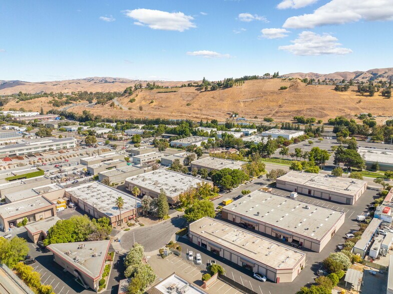 3345 Seldon Ct, Fremont, CA à louer - Photo de l’immeuble – Image 2 sur 7