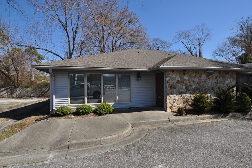 13784 Warwick Blvd, Newport News, VA à vendre - Photo de l’immeuble – Image 3 sur 18