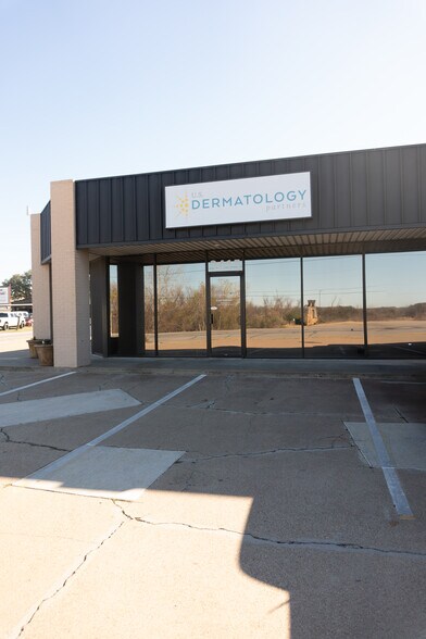 3411-3415 E US Highway 377, Granbury, TX à louer - Photo de l’immeuble – Image 1 sur 6