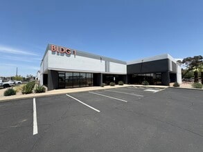 2450 W Broadway Rd, Mesa, AZ à louer Photo de l’immeuble– Image 1 sur 23