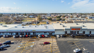 102-110 Midtown Dr, Kilgore, TX à louer Photo de l’immeuble– Image 1 sur 8