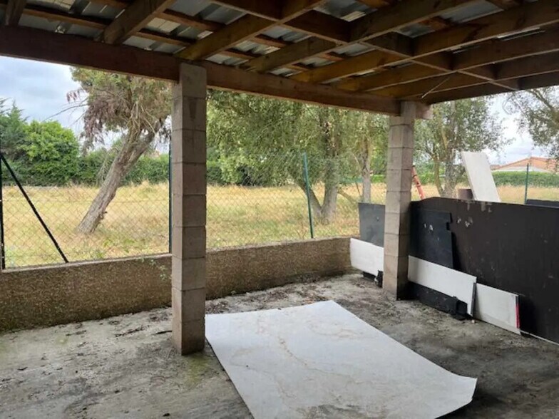 Local d’activités dans Villeneuve-Tolosane à louer - Photo de l’immeuble – Image 2 sur 13