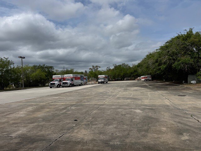 724 S Nova Rd, Ormond Beach, FL à louer - Photo de l’immeuble – Image 2 sur 18