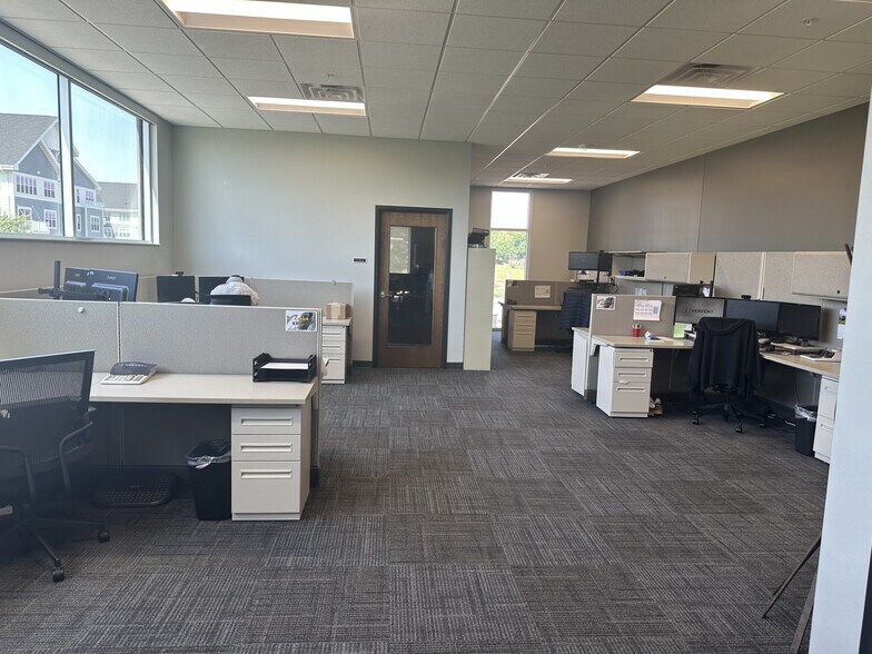 2700 S Lorraine Pl, Sioux Falls, SD à louer - Photo de l’immeuble – Image 3 sur 21