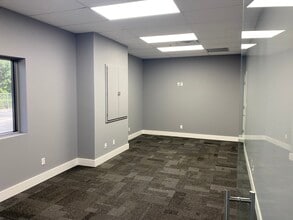 4960 E Lakeland Commerce Pky, Lakeland, FL à louer Photo intérieure– Image 2 sur 4