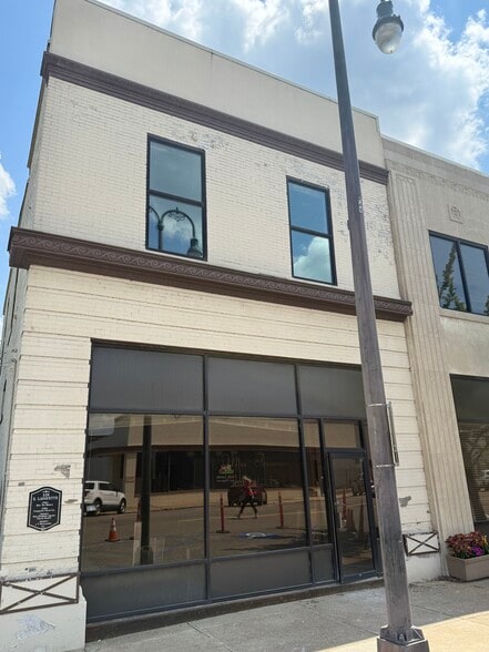 320 E Lafayette St, Jackson, TN à louer - Photo de l’immeuble – Image 2 sur 3