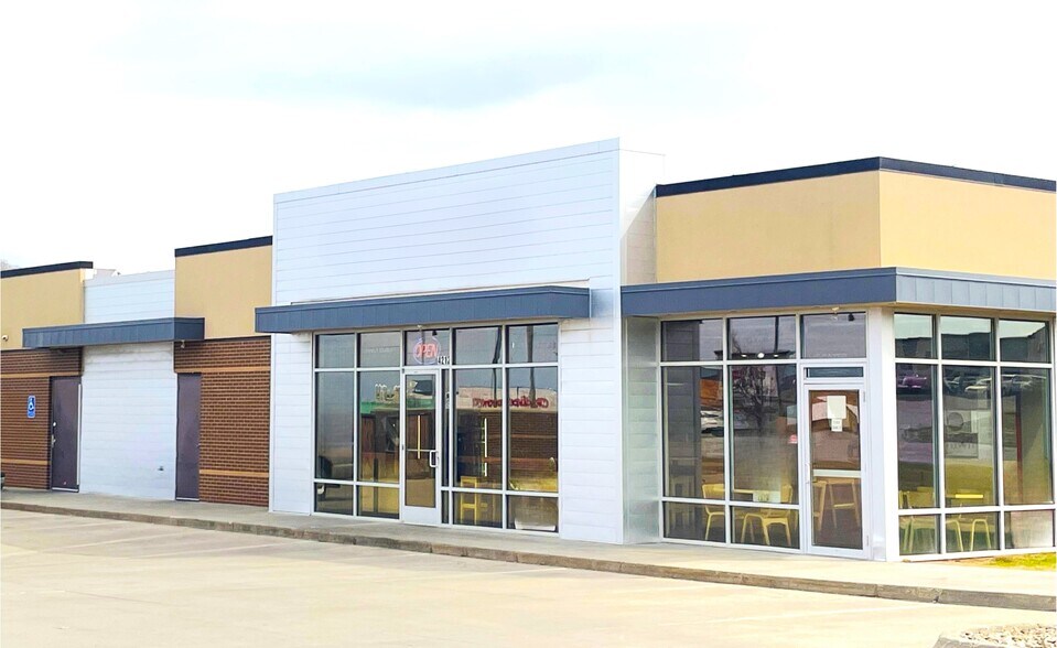 4212 Merle Hay Rd, Des Moines, IA à louer - Photo de l’immeuble – Image 2 sur 11