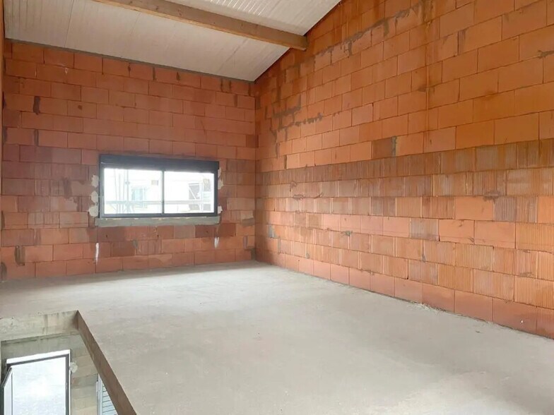 Local commercial dans Cormeilles-en-Parisis à louer - Photo intérieure – Image 3 sur 4