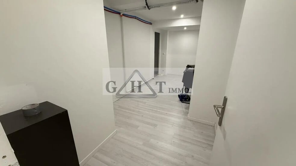 Industriel/Logistique dans Villenoy à vendre - Photo de l’immeuble – Image 3 sur 16