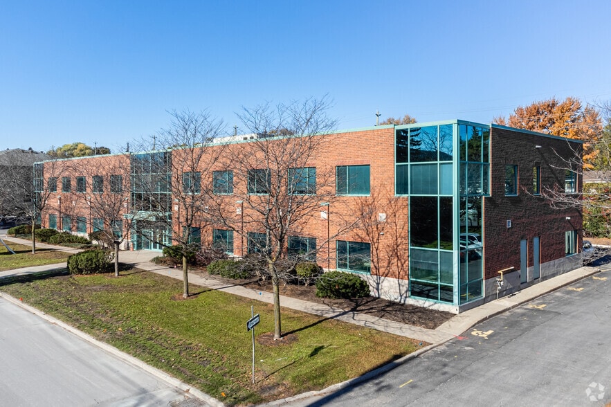 2685 Queensview Dr, Ottawa, ON à louer - Photo de l’immeuble – Image 2 sur 8