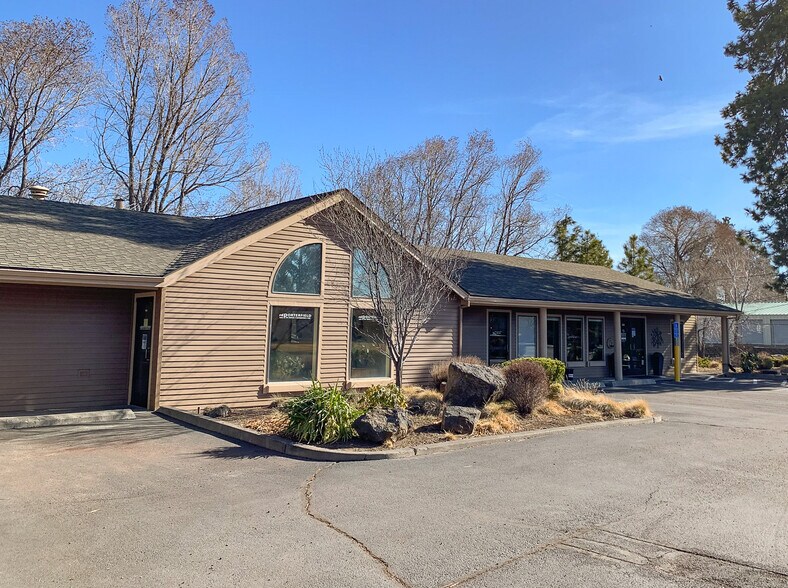 354 NE Norton Ave, Bend, OR à louer - Photo principale – Image 1 sur 8