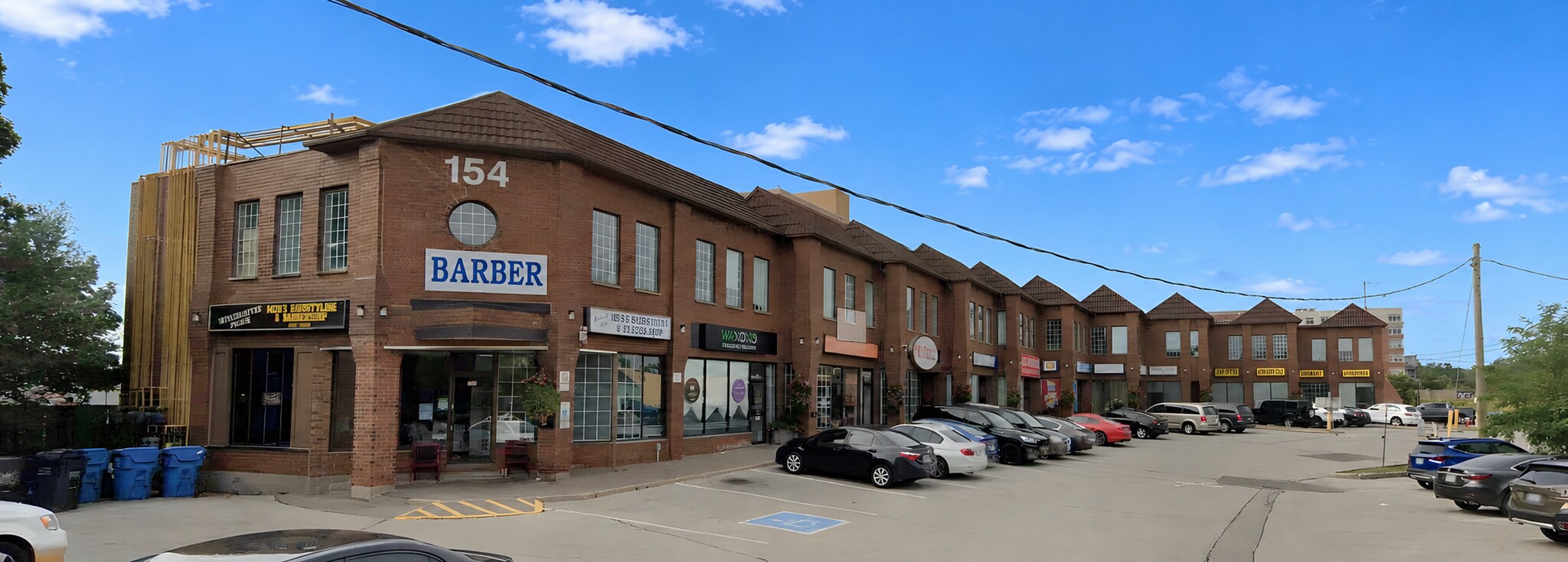 154 Queen St S, Mississauga, ON à louer Photo de l’immeuble– Image 1 sur 3