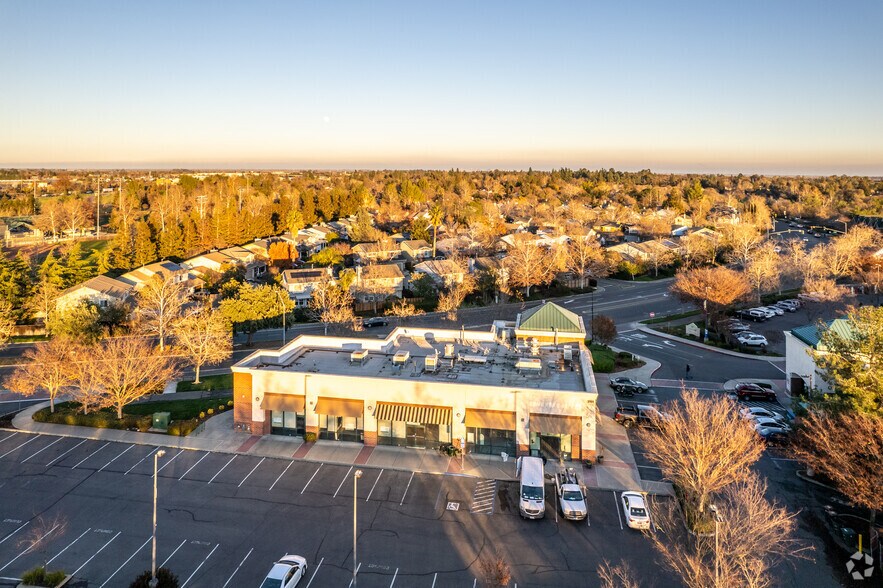 2151 Cowell Blvd, Davis, CA à louer - Photo de l’immeuble – Image 2 sur 3