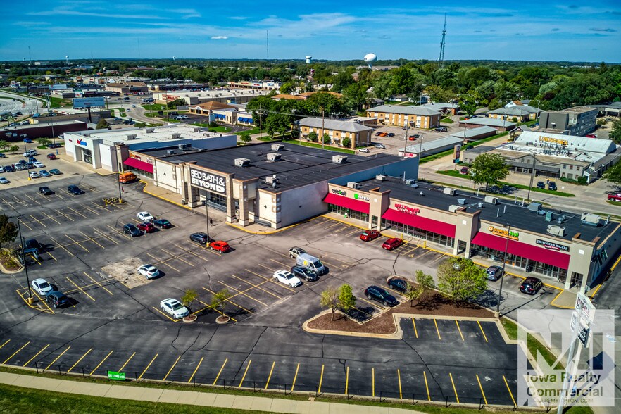4840 1st Ave NE, Cedar Rapids, IA à louer - Photo de l’immeuble – Image 3 sur 4
