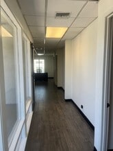 100 W Valencia Mesa Dr, Fullerton, CA à louer Photo intérieure– Image 1 sur 8