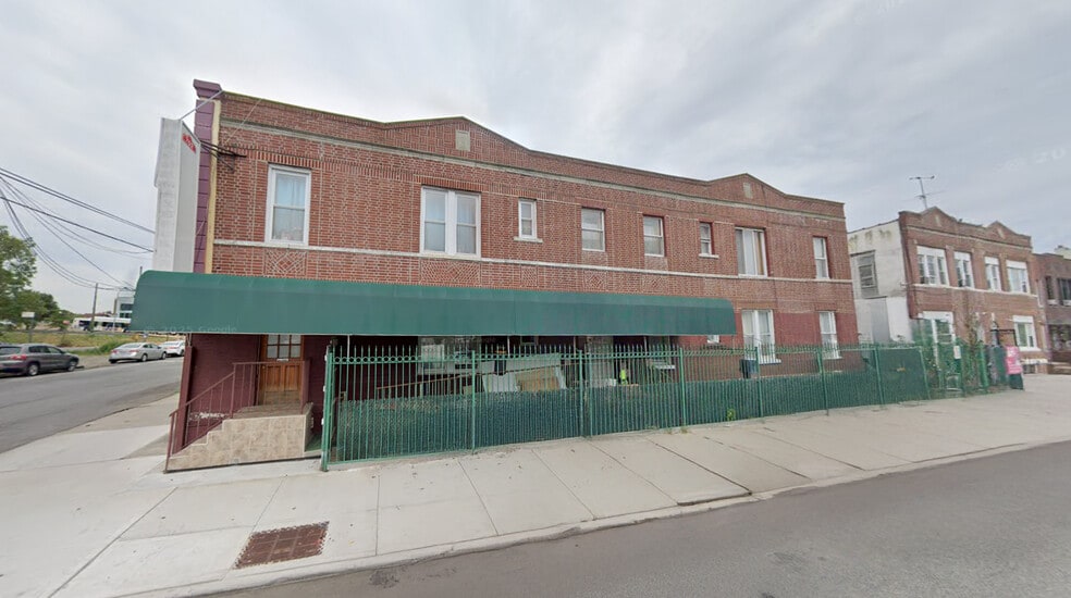 702 Banner Ave, Brooklyn, NY à vendre - Photo de l’immeuble – Image 2 sur 3