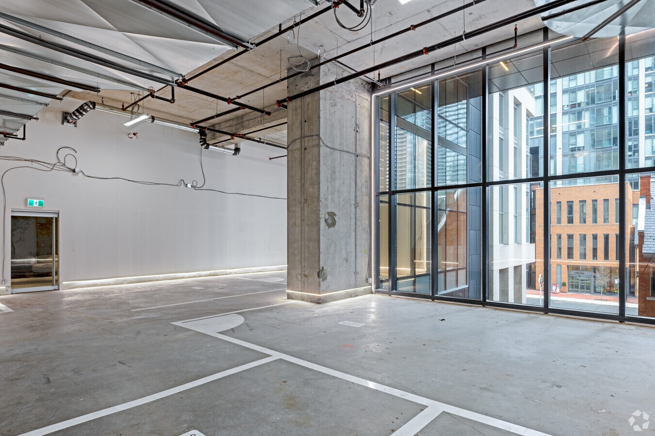 599 Yonge St, Toronto, ON M4Y 1Z4 - Lot 209 - - Photo intérieure - Image 2 of 5