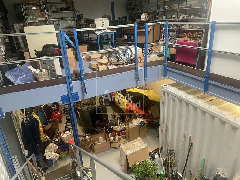 Local d'activités dans Montereau-sur-le-Jard à vendre - Photo de l’immeuble – Image 2 sur 3