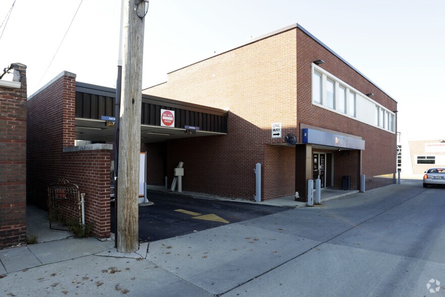 6650 Cermak Rd, Berwyn, IL à vendre - Photo de l’immeuble – Image 3 sur 4