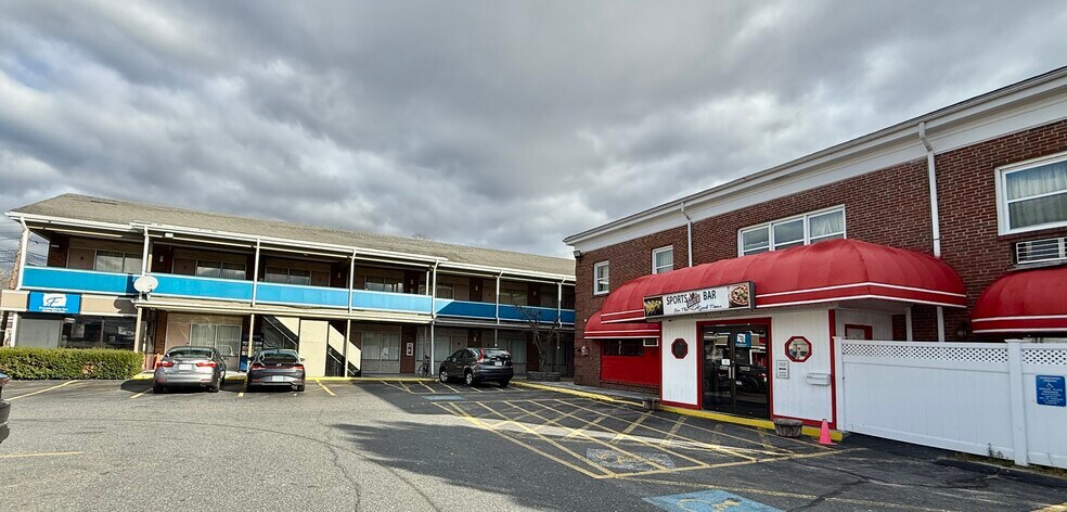 1186 Worcester Rd, Framingham, MA à vendre - Photo de l’immeuble – Image 1 sur 49