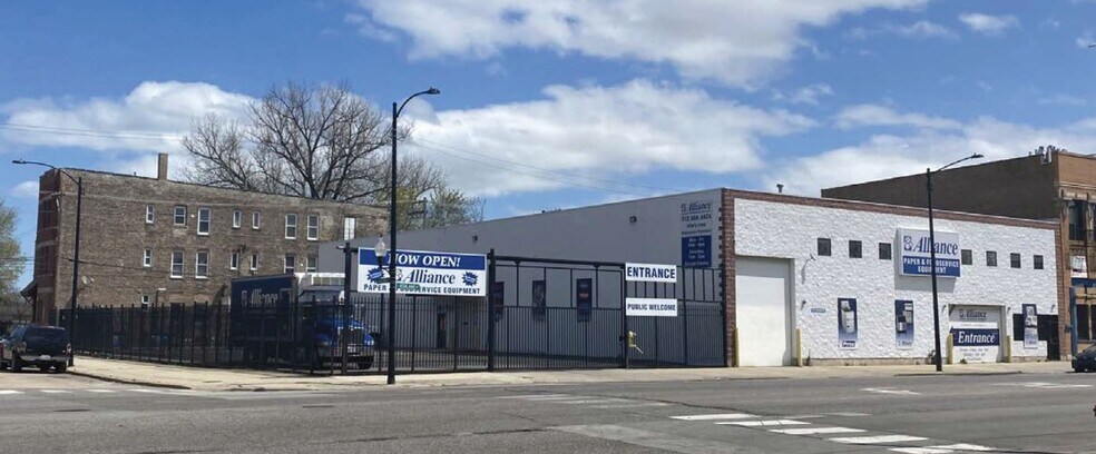 1345 S Ashland Ave, Chicago, IL à louer - Photo de l’immeuble – Image 2 sur 3
