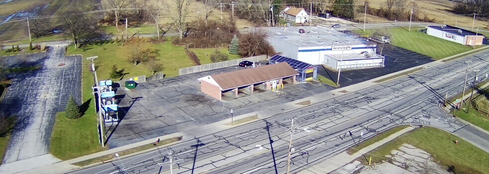 6 Caress Car Washes | Toledo, OH portefeuille de 6 biens à vendre sur LoopNet.fr - Photo principale – Image 2 sur 6
