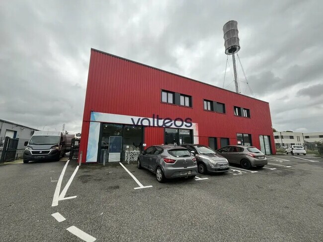 Plus de détails pour Local d'activités à louer