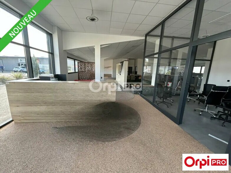 Local commercial dans Valence à louer - Hall d’entrée – Image 1 sur 6