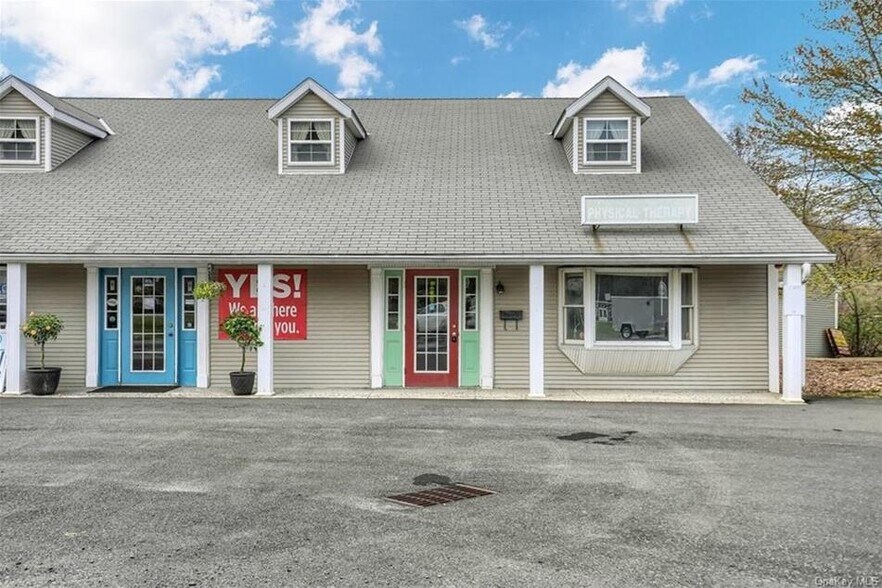 600 State Route 299, Highland, NY à louer - Photo principale – Image 1 sur 11