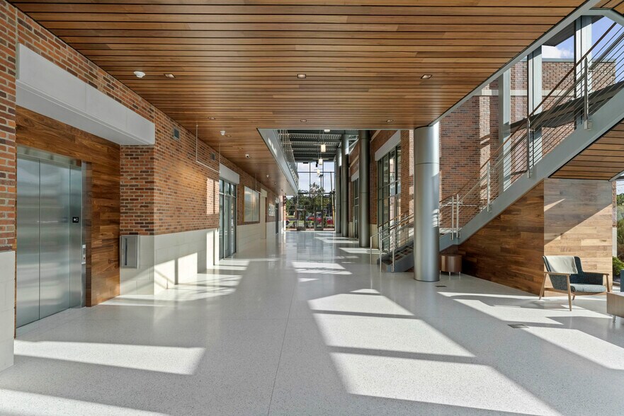 250 S New Hope Rd, Gastonia, NC à louer - Hall d’entrée – Image 2 sur 6