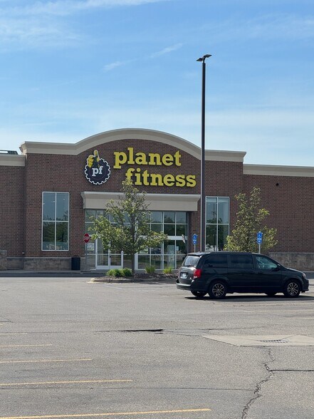 50700-50870 Gratiot Ave, Chesterfield, MI à louer - Photo de l’immeuble – Image 3 sur 34