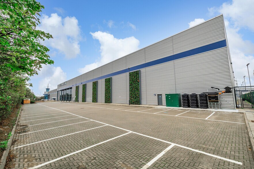Choats Rd, Dagenham à louer - Photo de l’immeuble – Image 3 sur 10