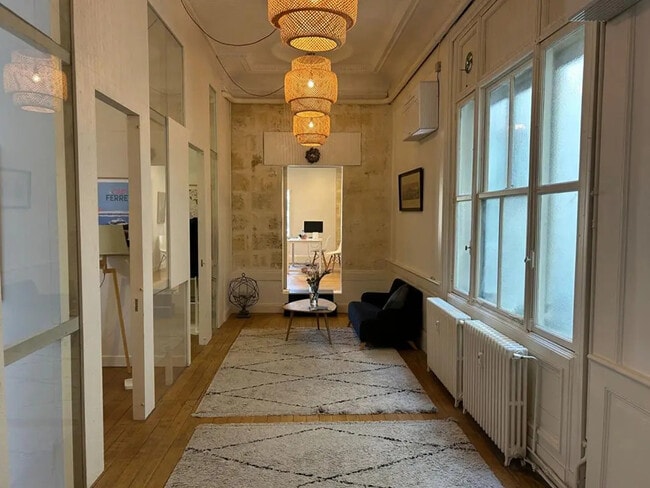 Plus de détails pour Bureau à vendre