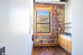 290 9th St N, Saint Petersburg, FL à louer Photo intérieure– Image 2 sur 33