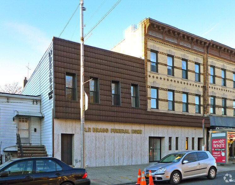 4308-4310 30th Ave, Astoria, NY à vendre - Photo principale – Image 1 sur 3