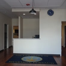 675 Broadway, Massapequa, NY à louer Photo intérieure– Image 1 sur 8