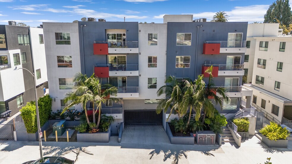5026 Rosewood Ave, Los Angeles, CA à vendre - Photo de l’immeuble – Image 1 sur 14