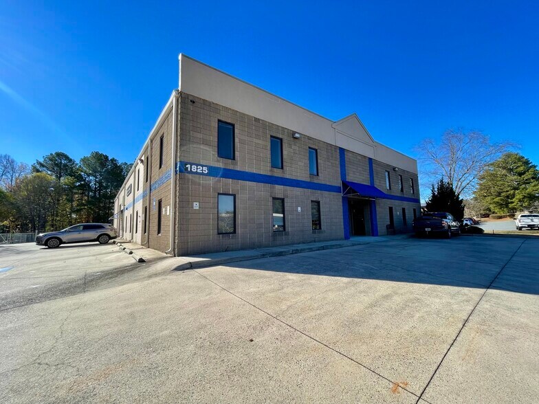 1825 Grassland Pky, Alpharetta, GA à vendre - Photo de l’immeuble – Image 2 sur 10