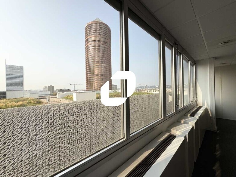 Bureau dans Lyon à vendre - Photo de l’immeuble – Image 2 sur 7