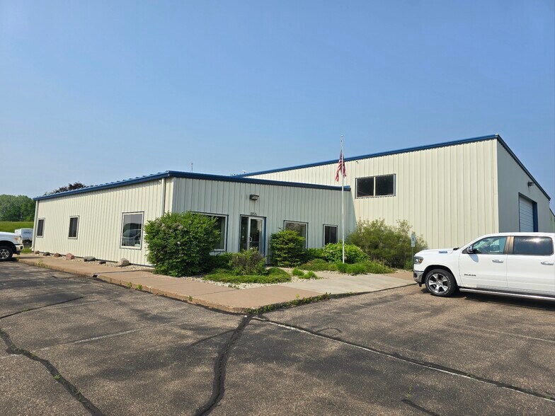 855 Industrial Dr, Mondovi, WI à louer - Photo principale – Image 1 sur 56