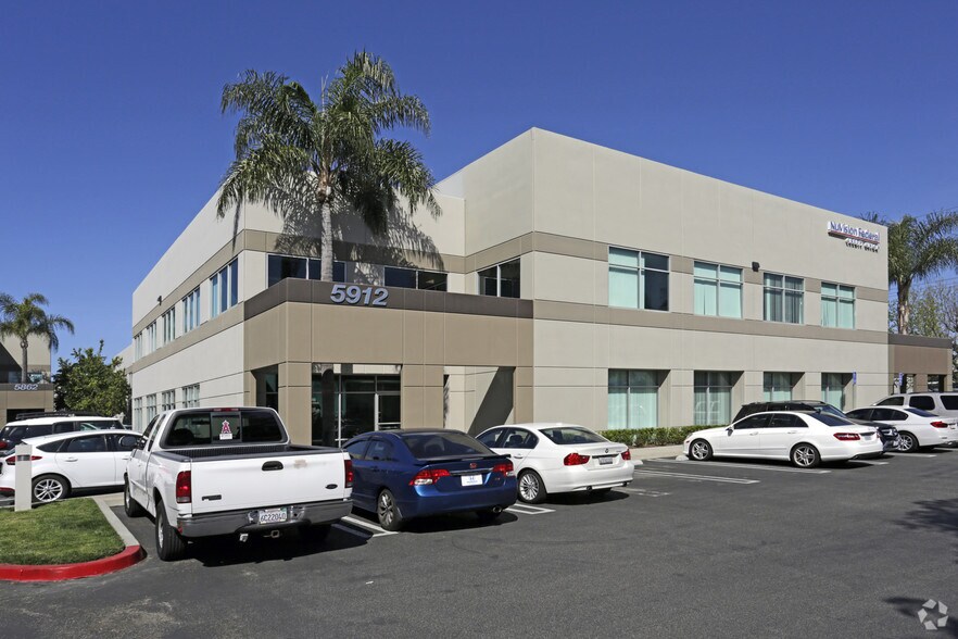 5912 Bolsa Ave, Huntington Beach, CA à louer - Photo de l’immeuble – Image 1 sur 8