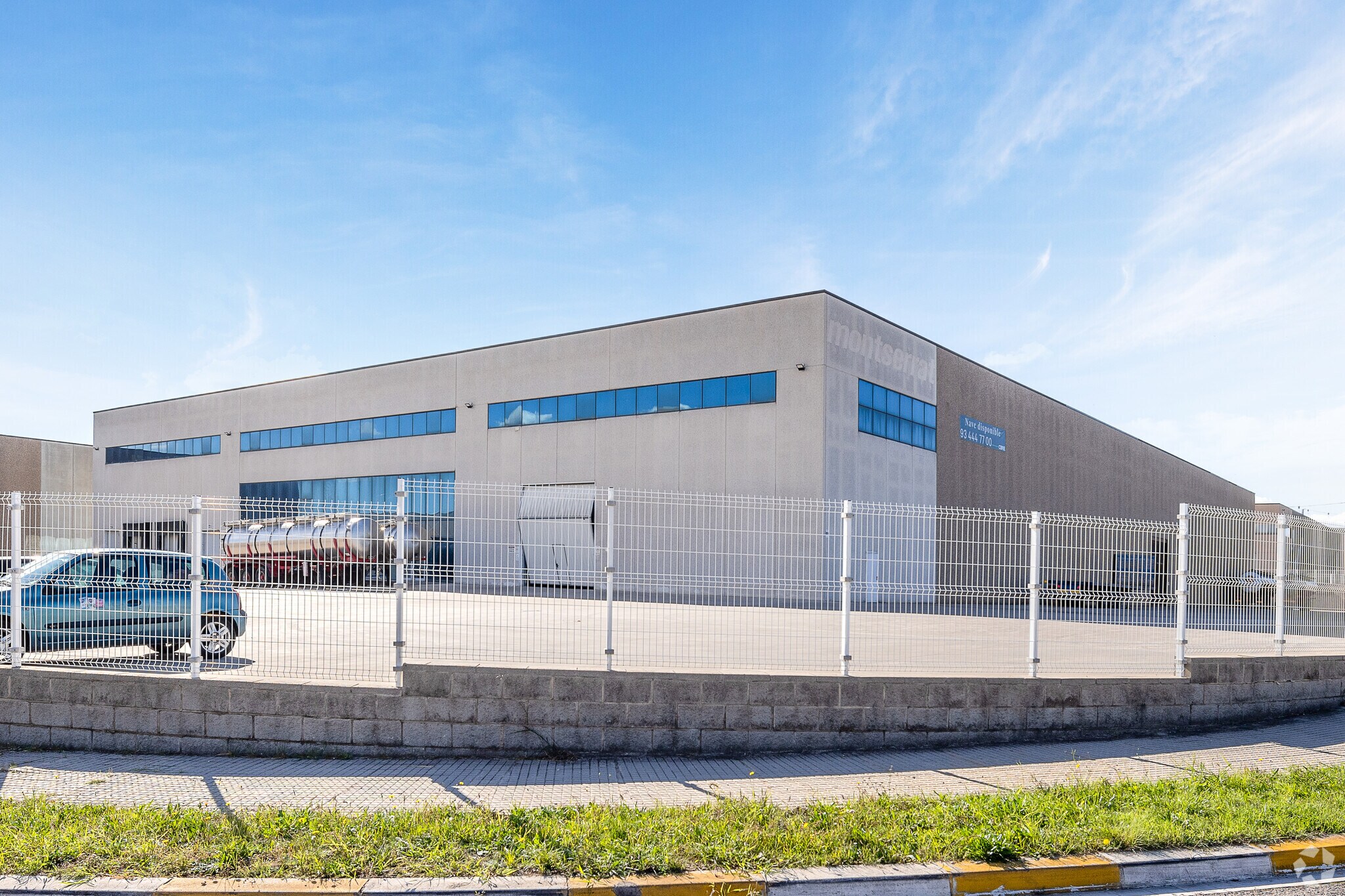 Industriel/Logistique dans Vilafranca del Penedès, Barcelona à louer Photo de l’immeuble– Image 1 sur 10