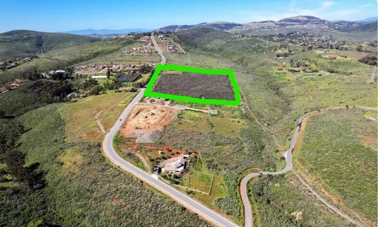 1735 Rancho Summit Dr, Encinitas, CA à vendre - Photo principale – Image 2 sur 18