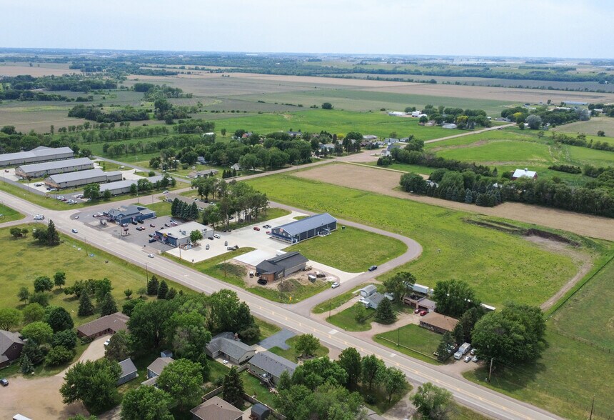 25797 Lindbergh Ln, Renner, SD à vendre - Photo de l’immeuble – Image 3 sur 6