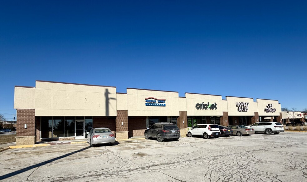 2500 S Alpine Rd, Rockford, IL à louer - Photo de l’immeuble – Image 2 sur 11