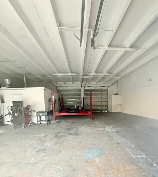 4711 W Hallandale Beach Blvd, Hollywood, FL à louer - Photo de l’immeuble – Image 2 sur 8