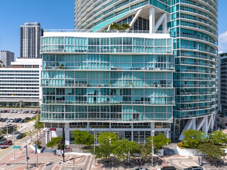 888 Biscayne Blvd, Miami, FL à louer - Photo de l’immeuble – Image 3 sur 32